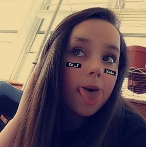 Meet your Posher, Liah